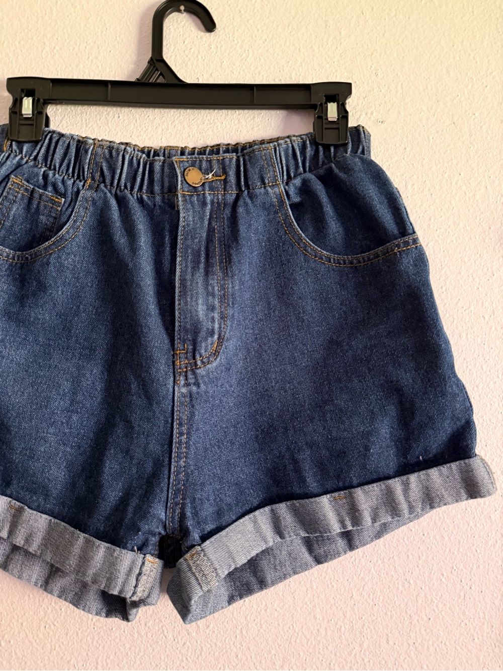 SHEIN • High-Waisted Blue Denim Shorts - Elastic Waist • Womens M/6